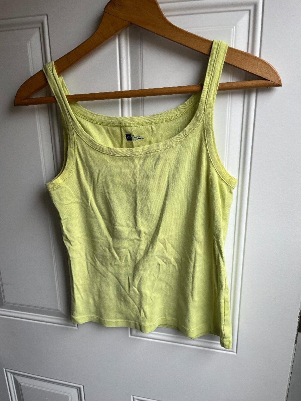 GAP Yellow Favorite Tank Top Women’s Medium Basic Casual